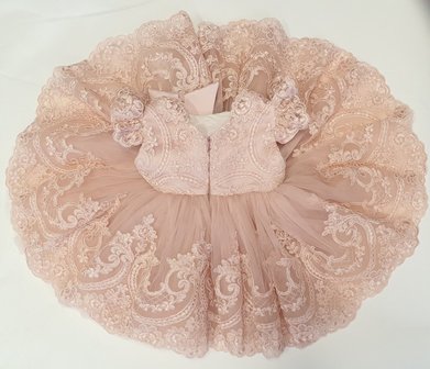 Luxe feestjurk kant Oud Roze met ruffle mouw 56 tm 176 