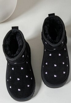WinterBoots zwart met hartjes 