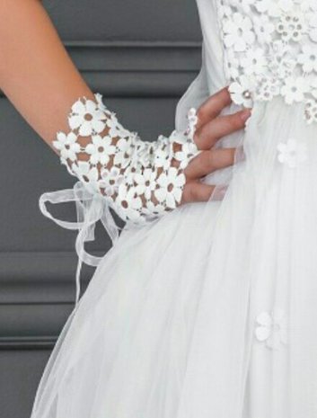 Feestjurk Luxe 8 layers tule & handschoen Ivoor Creme 8 tot 12 jaar 