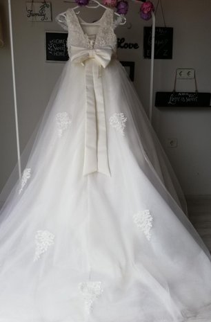 Begunstigde heel fijn Bevriezen Prachtige bruidsmeisjes jurk met Lange sleep Handgemaakt Alle maten -  meetje-pettiskirts