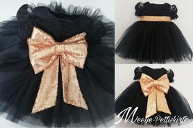  Feestjurk zwart kant & gouden strik Handmade maat 56 tm 176 