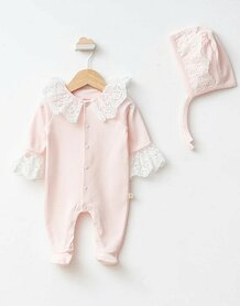 Boxpakje Roze roze met ruffle met mutsje